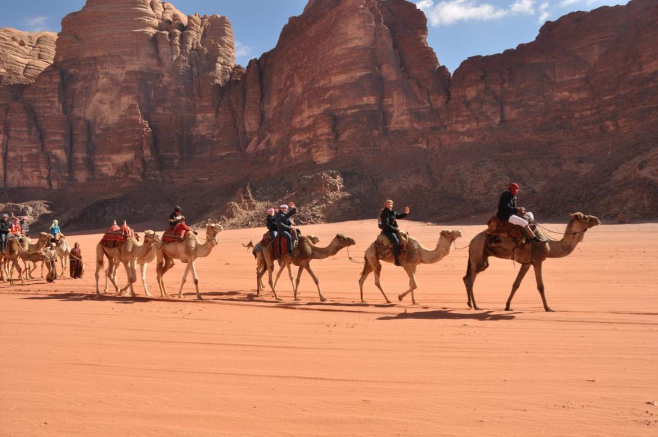Wadi Rum Meteorite Camp Bagian luar foto